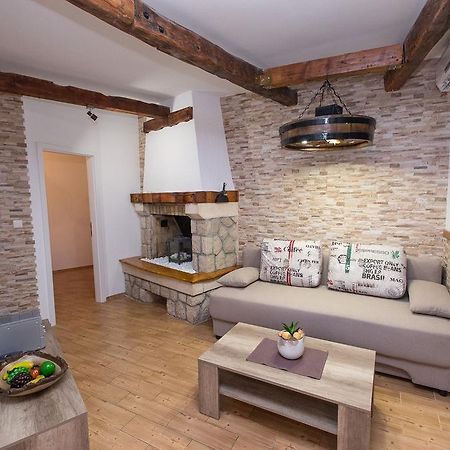 Apartman Maslina Centar Appartamento Crikvenica Esterno foto