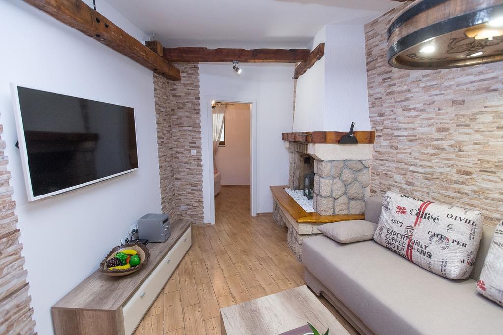 Apartman Maslina Centar Appartamento Crikvenica Esterno foto