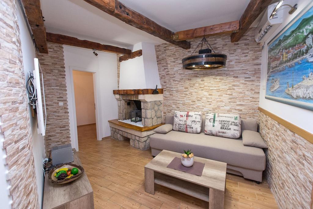 Apartman Maslina Centar Appartamento Crikvenica Esterno foto